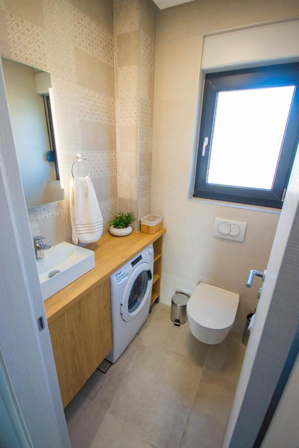 Apartmani Le-Lu Kaštela Exterior foto