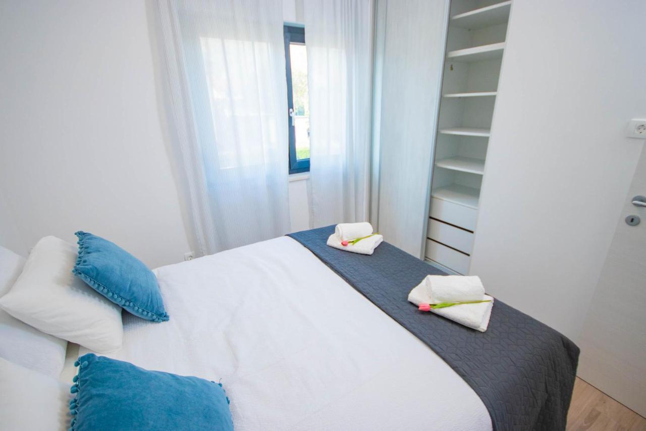 Apartmani Le-Lu Kaštela Exterior foto