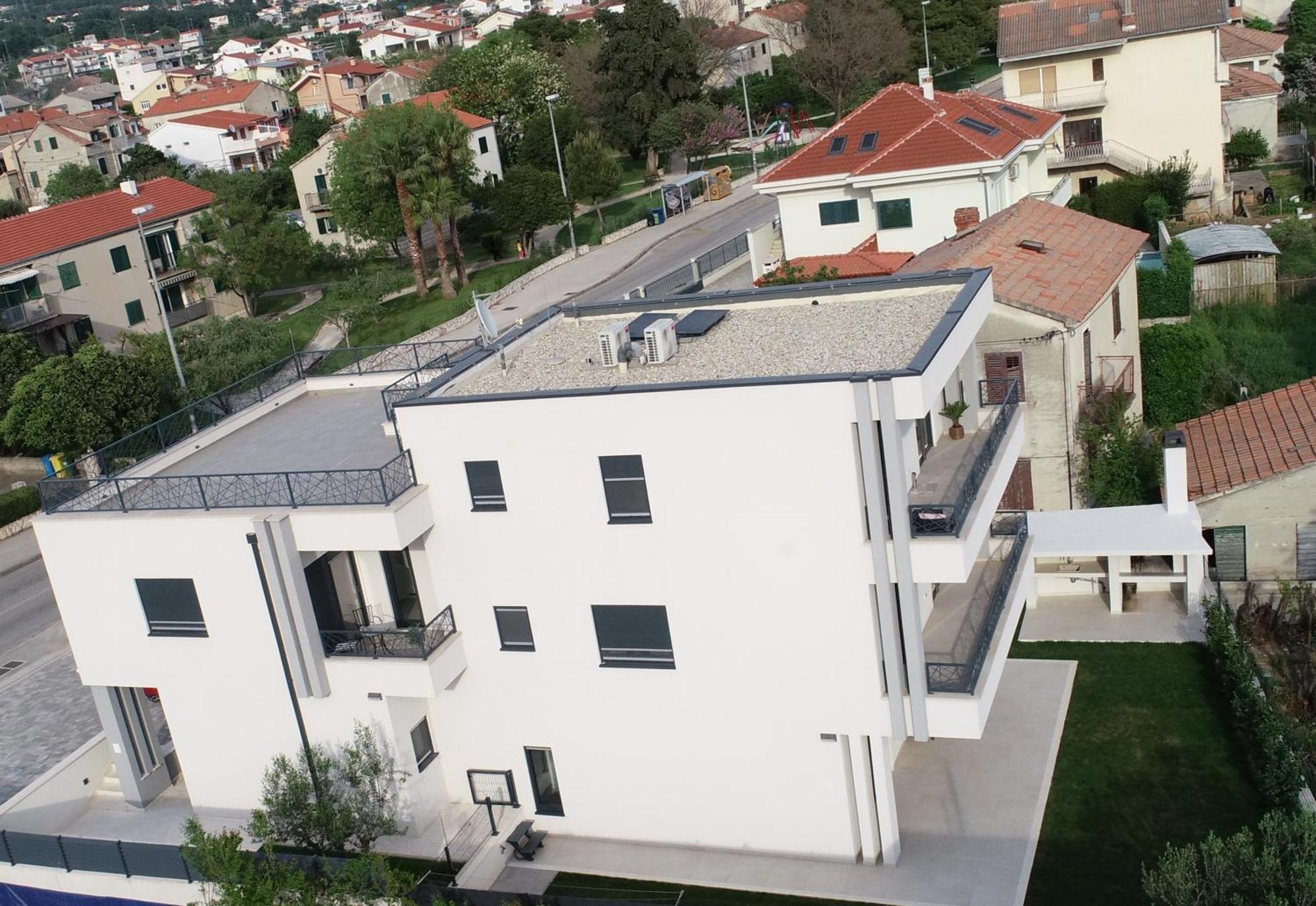Apartmani Le-Lu Kaštela Exterior foto